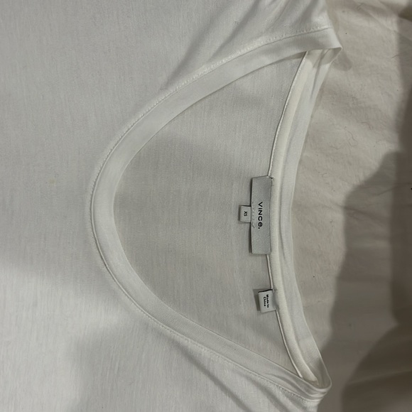 Vince 100% viscose white short sleeve top size XS - Picture 3 of 6